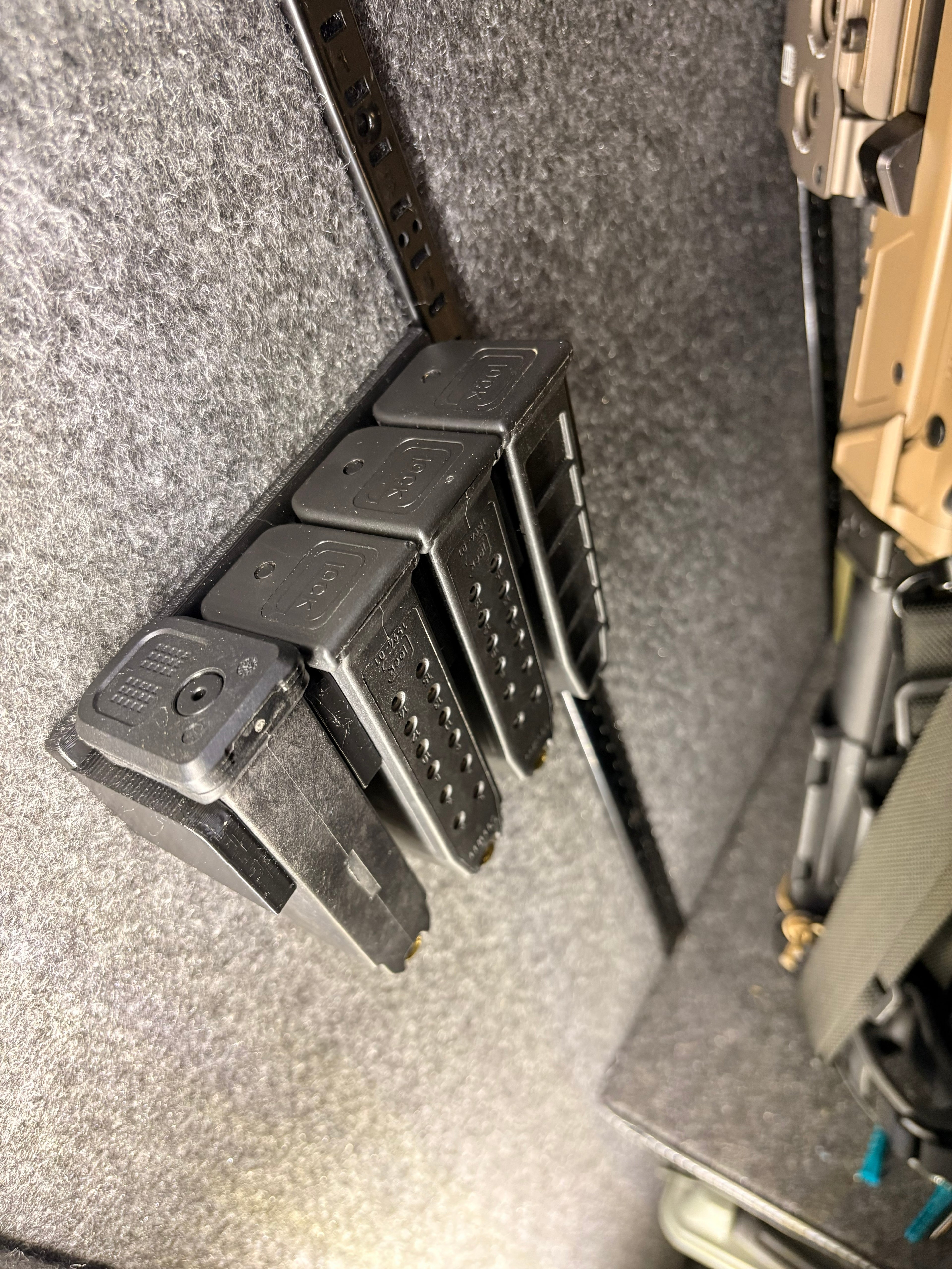 Glock Full-Size / Compact Magazine Holder & Organizer