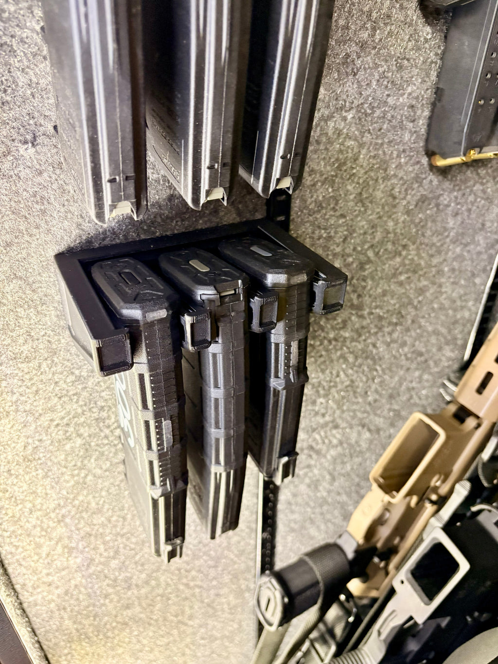 AR-15 / M4 Magazine Holder & Organizer – ABS (Wall Mount / Rack Style)