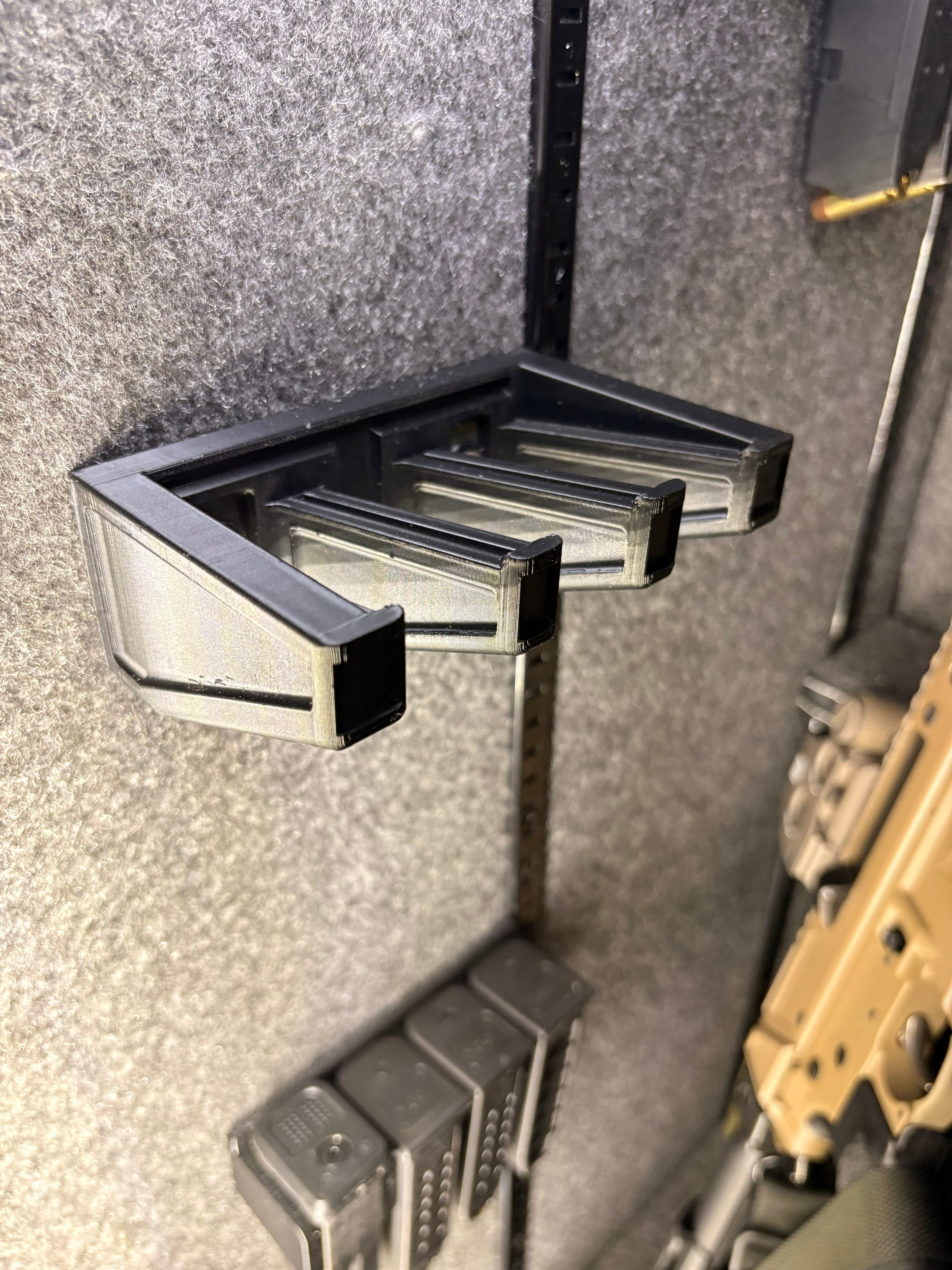 AR-15 / M4 Magazine Holder & Organizer – ABS (Wall Mount / Rack Style)